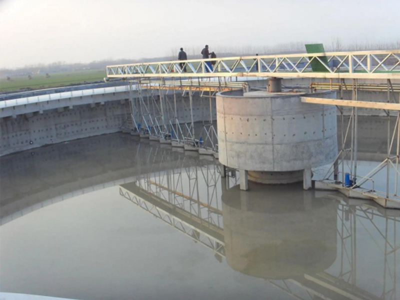 中心传动刮泥机